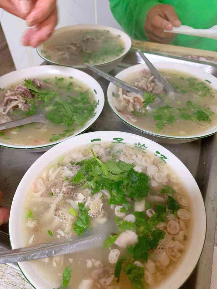 平泉二子羊汤-"每次回去都去他家吃一次,我们两个人要的一.