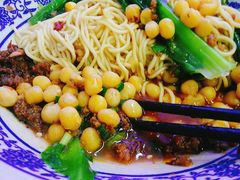 -渝之汇牛肉豌杂面