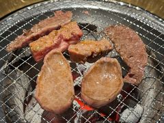 -山川小町·极番烧肉(新地假日广场店)