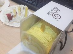 南瓜卷卷-花花卷卷·鲜食蛋糕(静安久光百货店)