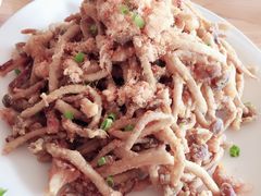 肉松鲜鱿茶树菇-地方名吃海鲜大馅蒸饺(北戴河店)