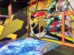 -爱蹦iBOON蹦床运动馆(江汉店)