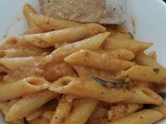 奶油鸡肉笔筒面-榖屋house of flour(张江首店)