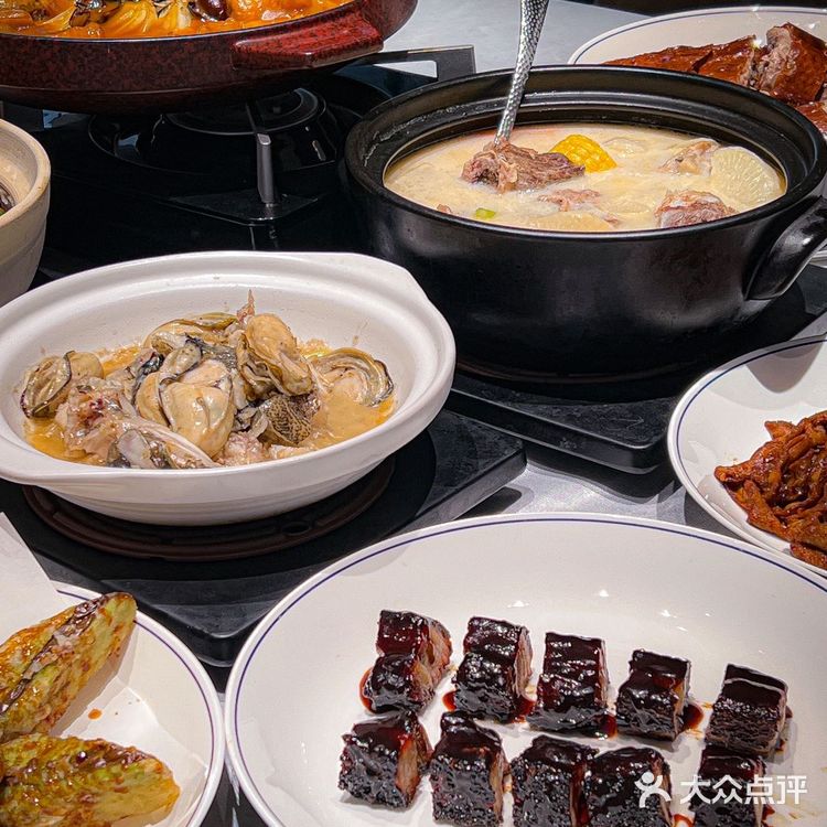 一道海鲜盛宴！🦪 店名：粤匠·私厨(横琴中央汇店)