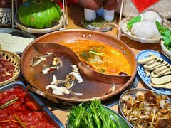 -洱火云南酸菜牛肉火锅(石景山当代商城店)