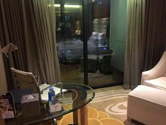 -永恒朗悦酒店(广西大学地铁站大学东路万达广场店)