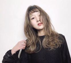 -虫二·专注健康烫染沙龙