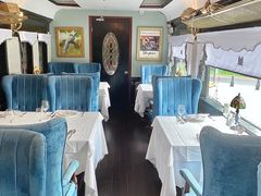 靠窗位-火车头法国西餐厅