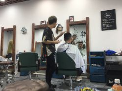 -V8潮牌·接发烫染连锁