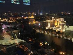 -云顶旋转自助景观餐厅