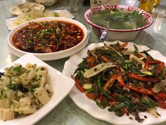 尖椒剔骨肉-陈胖子特色菜.鲜货现炒(融景城店)