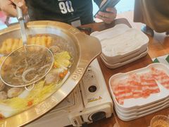 -天成·潮州牛肉脆肉鱼生蚝自助火锅