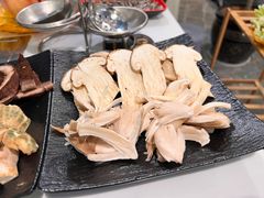 -蘑统田下·野生菌火锅