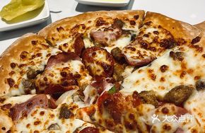 Traditional John's Favorite Pizza