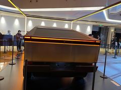 -TESLA 特斯拉(上海太古汇体验店)