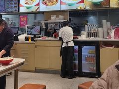 -小杨生煎(金山百联购物中心3楼店)