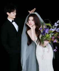 -雪中彩影婚纱摄影·微光艺术中心