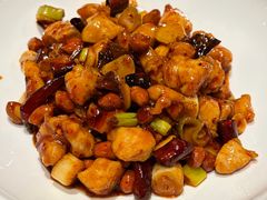 宫保鸡丁-渝信川菜 · 川味家常菜(财富购物中心店)