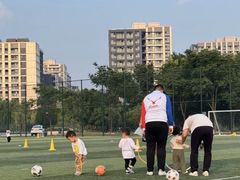 -Riverside河畔少儿足球培训(前滩店)