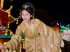 -淄博花灯齐彩城