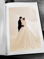 -现代经典婚纱摄影