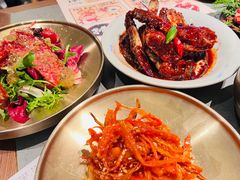 -草家酱蟹炭火烤肉店(珲春南路二店)