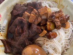 金牌半筋半肉面-旺泉餐饮店·清真牛肉面馆