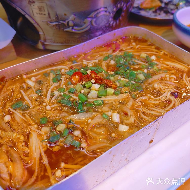 可以唱歌的东北特色杀猪菜撸串夜宵店