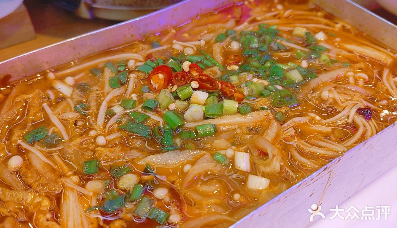 可以唱歌的东北特色杀猪菜撸串夜宵店