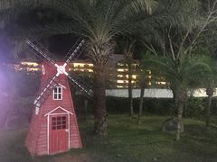 -亚龙湾亚泰商业街