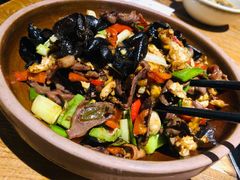 土家锅气爆鸡杂-吃饭皇帝大土家民族菜(正大广场店)
