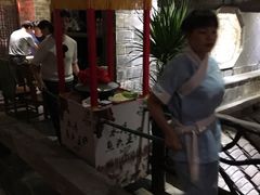 水库鱼头王-老宁波1381餐厅(宏泰广场店)
