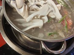-老石黑山羊毛驴肉火锅(金凯广场店)