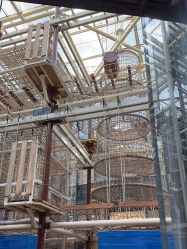 -PIPIKINGDOM皮皮王国欢乐号(欢乐海岸购物中心店)