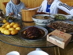 -宣威年猪饭·二十年云南家常菜·特色小炒肉·春季鲜花野菜上新(尚邻雅苑店)