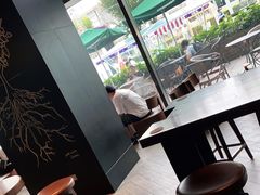 靠窗位-星巴克(七宝领展广场1F店)