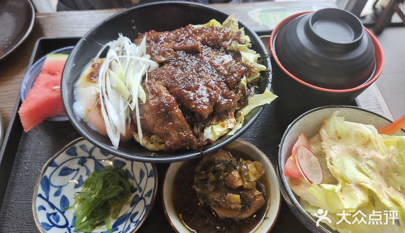终于吃上竿屋的海鲜丼了谁羡慕🐟