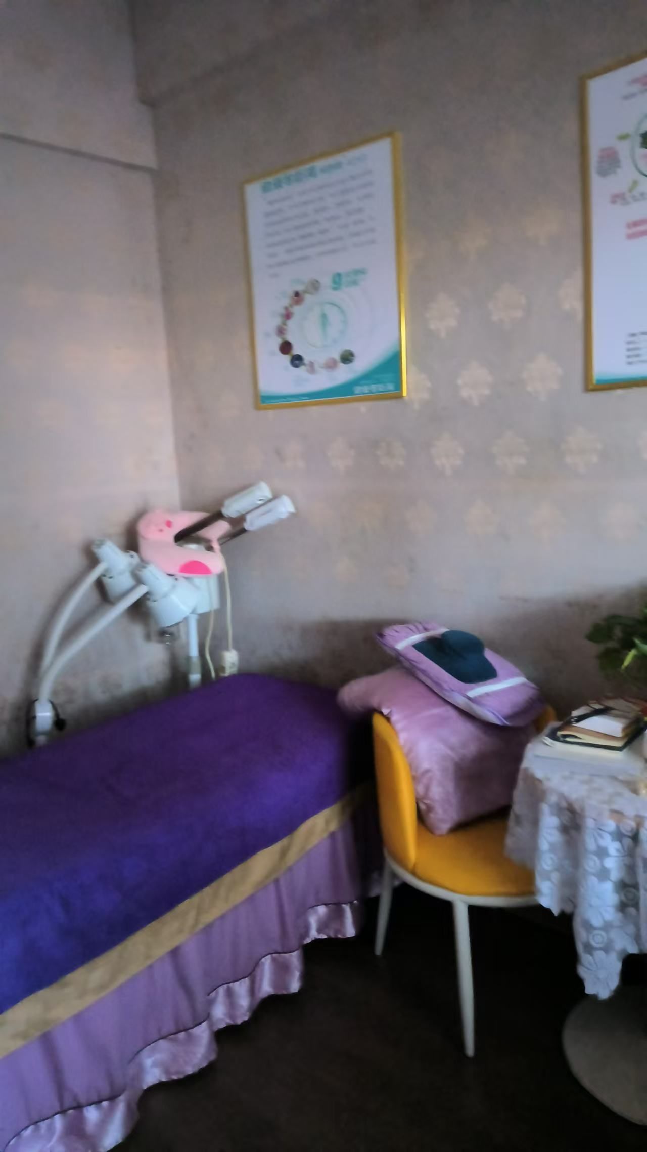 小区里的推拿店