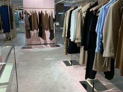 -文艺复兴百货(米兰大教堂广场店)