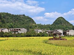 -高荡千年布依古寨旅游景区