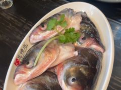 -忘情水鱼头·鲜鱼火锅(滨江中路店)