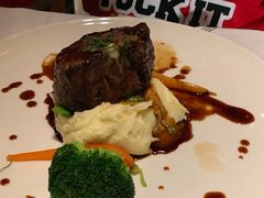 -WOLFGANG PUCK KITCHEN & BAR(迪士尼小镇店)