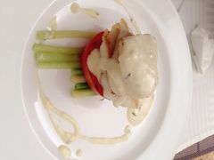 煎银鳕鱼配酱汁-卡本妮法餐厅·北京和平宾馆