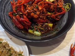 -肥肥虾庄·金牌油焖大虾(首义路店)