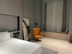 -上海虹桥中心爱琴海亚朵S酒店