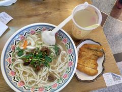 -鑫花溪牛肉米粉(人民广场店)