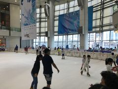 -冰纷万象滑冰场(深圳万象城店)