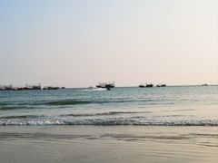 -侨港海滩