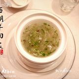 金桥一家彰显“富豪”气息的融合粤菜馆