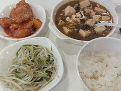 -浦东图书馆读者餐厅
